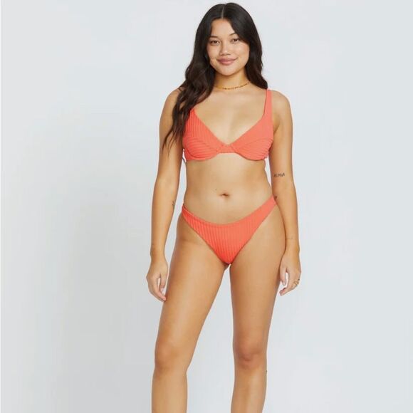 Billabong In The Loop Hike Bottom - Picture 2 of 8